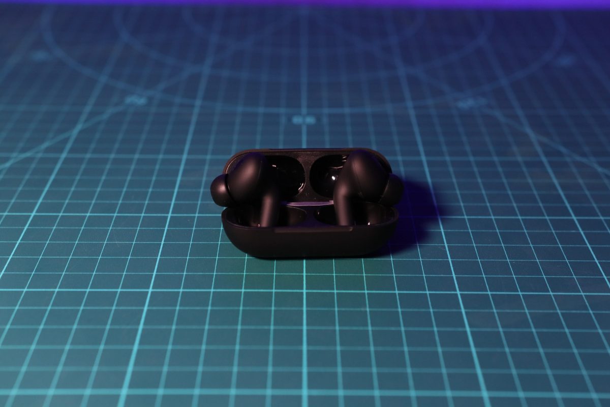 Apple AirPods Pro 2nd Generation Black With USB-C - Image 2