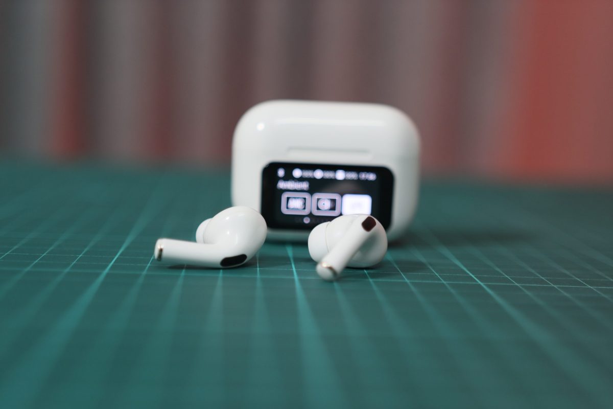 Airpod Pro 2 Generation with Touch Screen Display (White) - Image 2