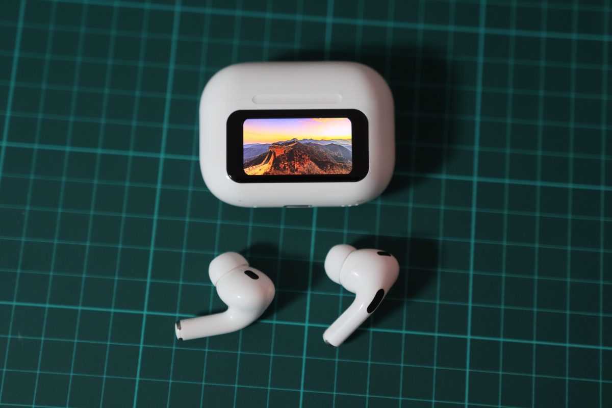 Airpod Pro 2 Generation with Touch Screen Display (White) - Image 4